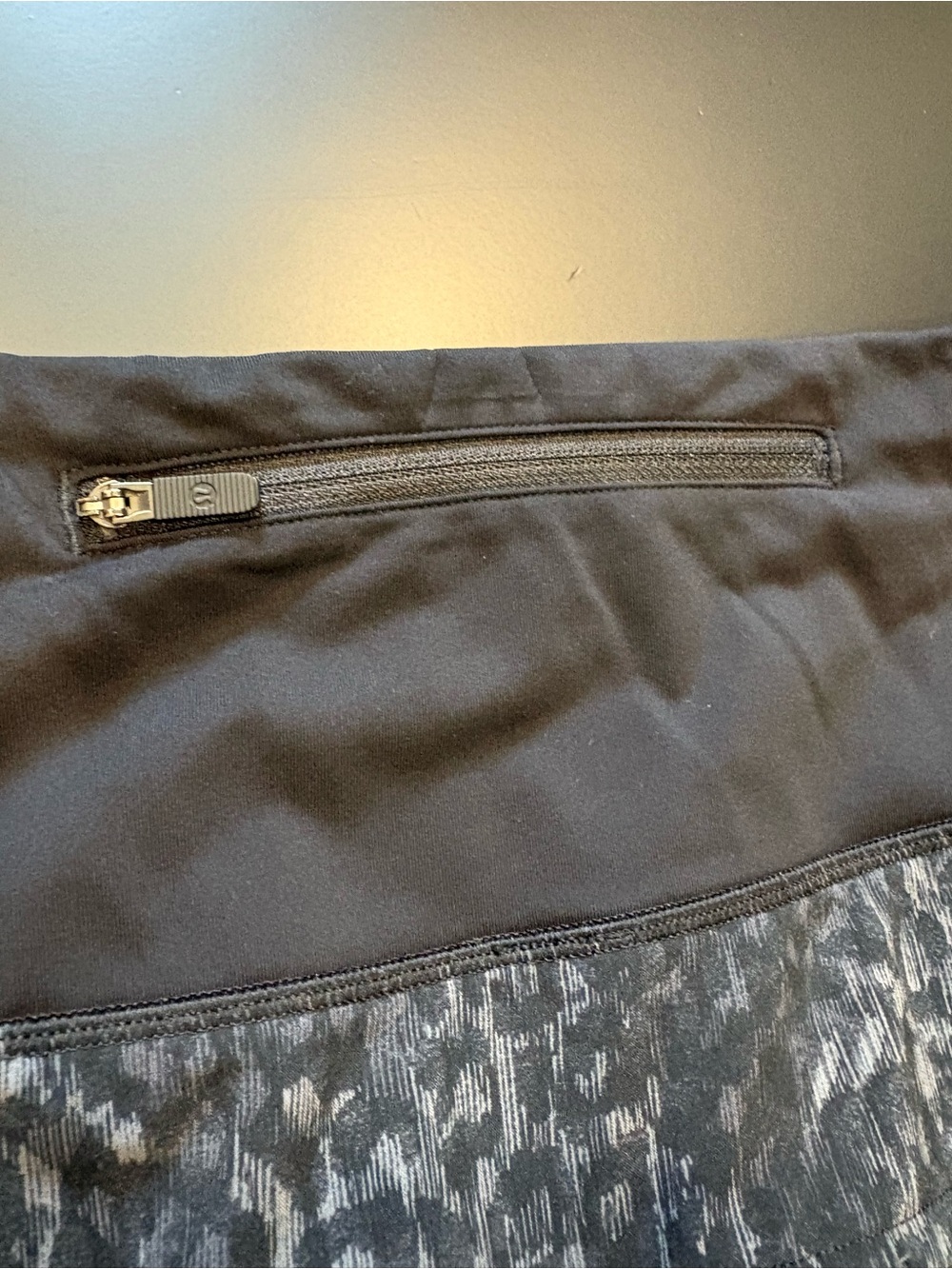 Lululemon Athletica Women's Speed-Up Gray/Black Athletic Shorts - Picture 7 of 12